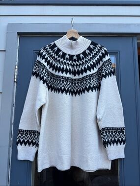 Old Navy Cream and Black Fair Isle Turtleneck Sweater